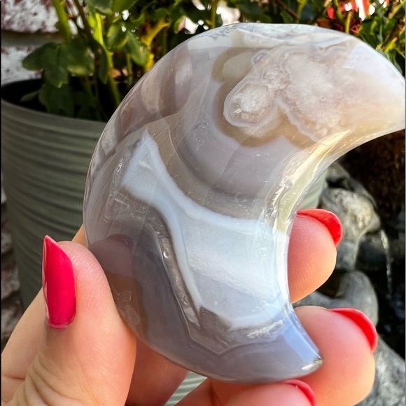 Vibrant Blue Flower Agate Moon Carving - Picture 4 of 6